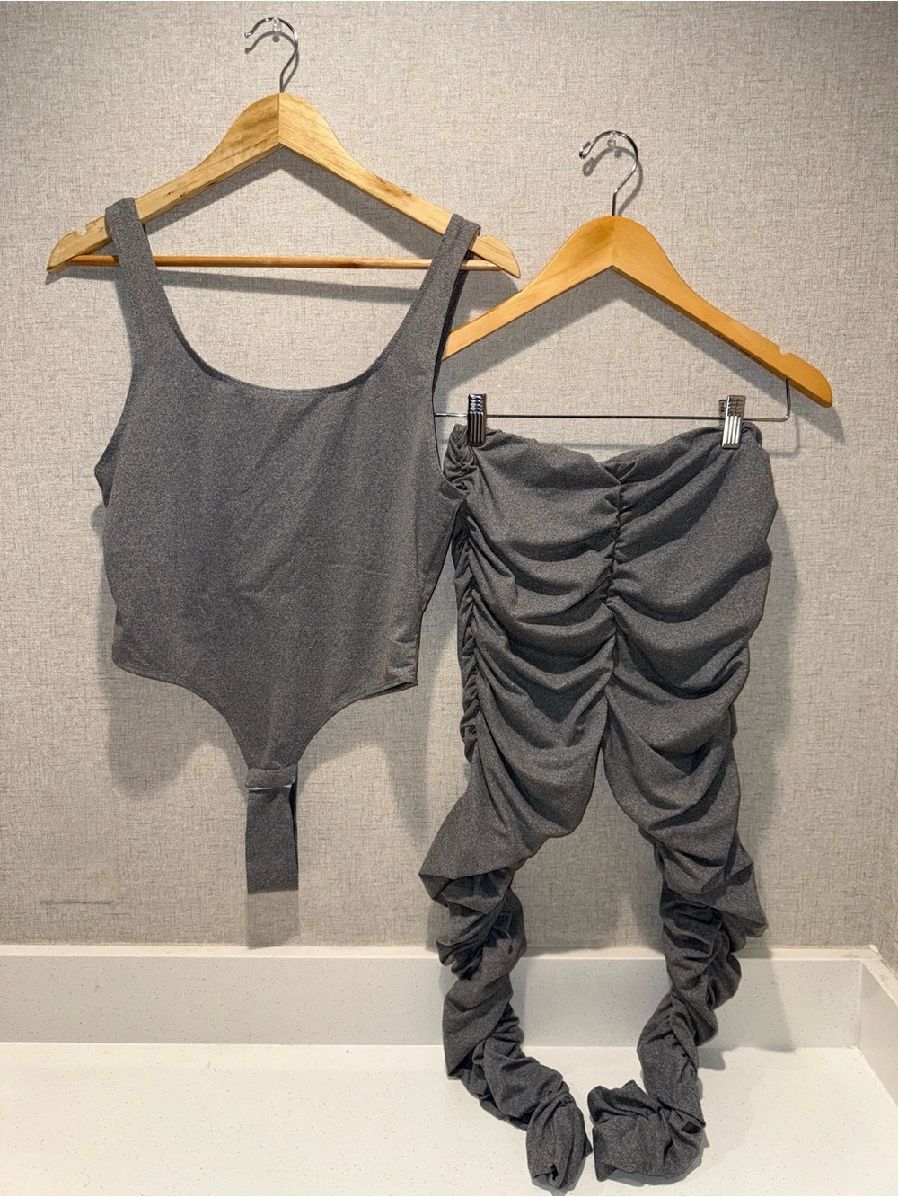Women’s Gray Ruched - Slim Bodysuit & Sculpted Pants Set